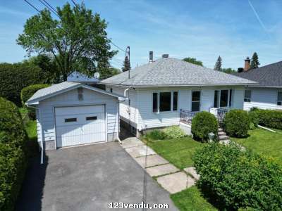 Annonces classees img:preview Bungalow 2 chambres + Grand garage Ste-Rose, Laval